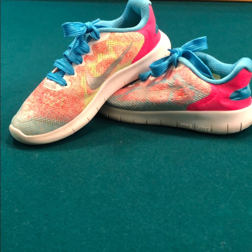 Girl’s Nike Free Run Sneakers